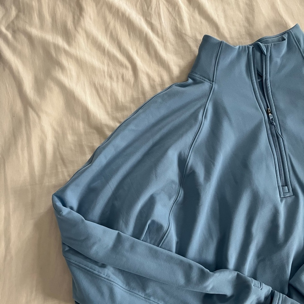 Lululemon blue part zip pullover with thumbholes